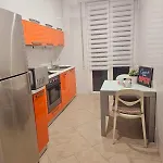 Queen Chic Apartment 2